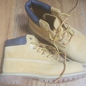 Like new Timberland boots